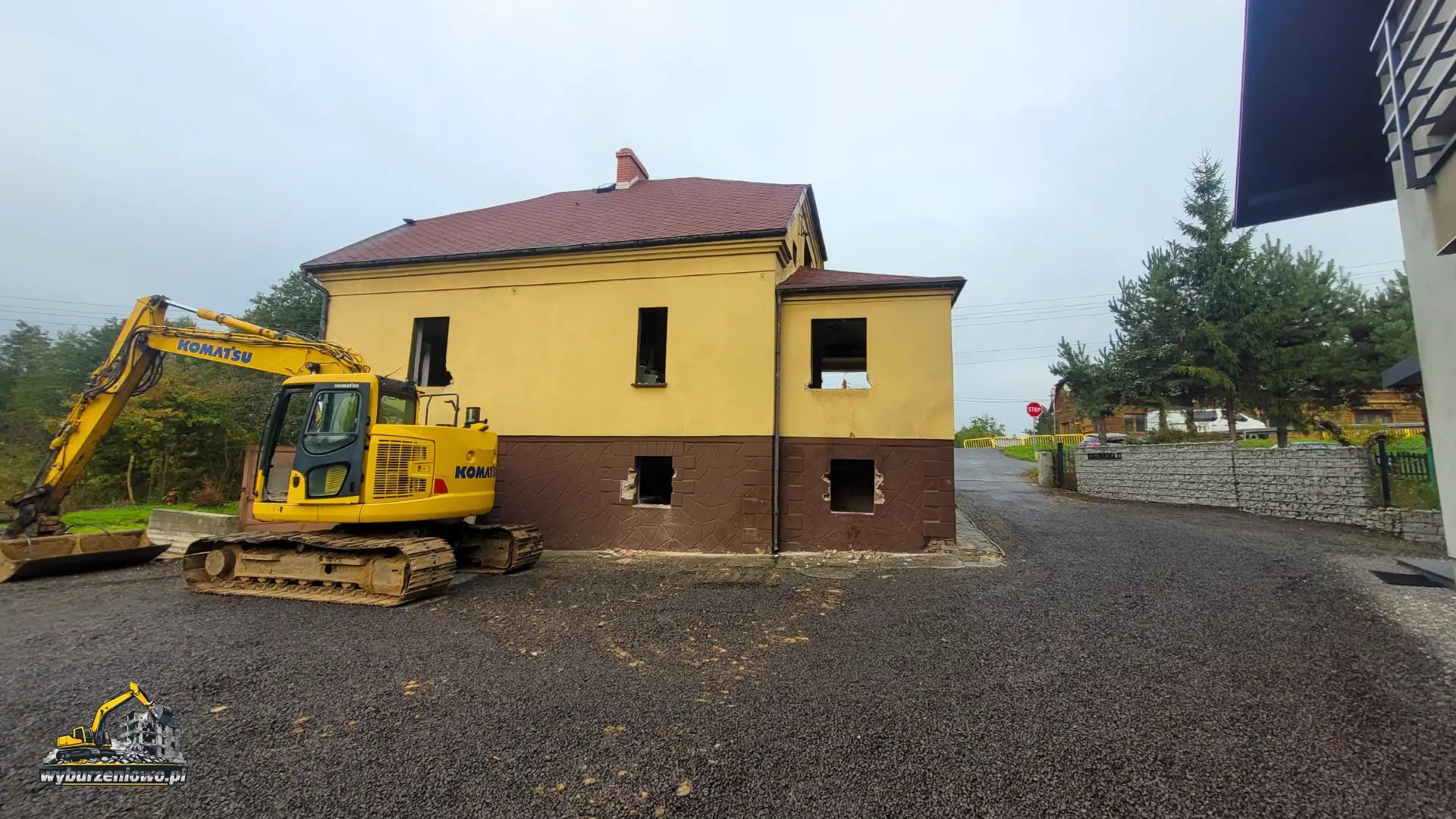 wyburzanie budynku w Suszcu