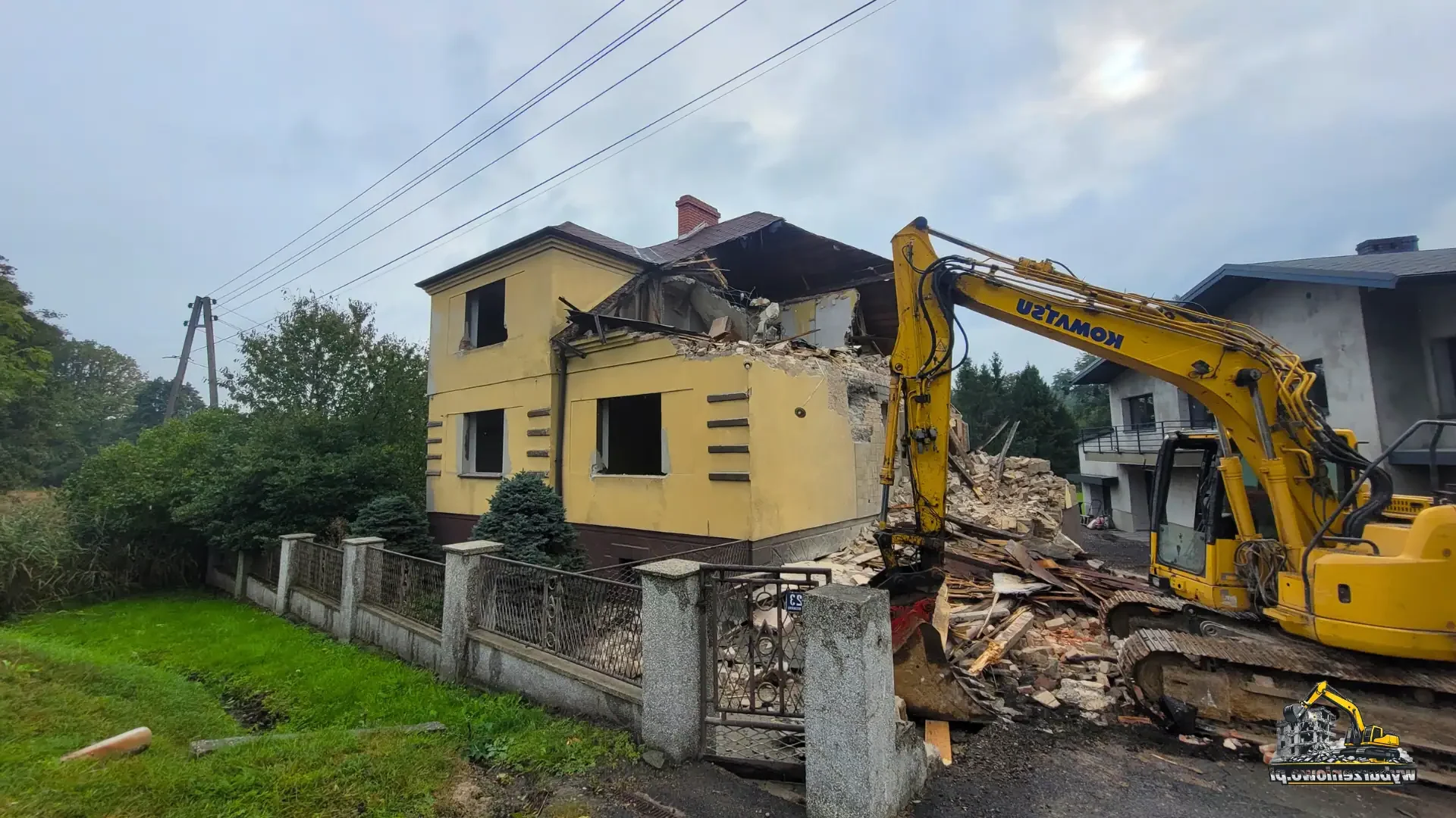 rozbiórka starych budynków w Żorach