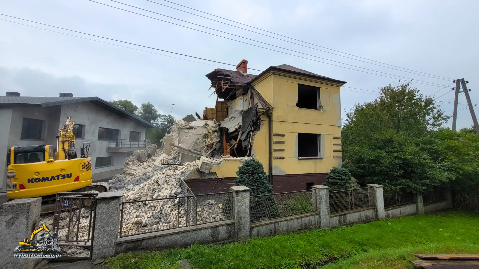 wyburzanie budynku w Czyżowicach