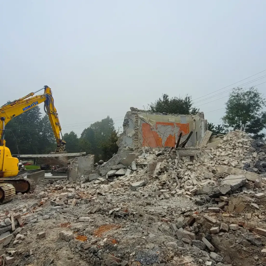 wyburzanie budynku w Wodzisławiu Śląskim