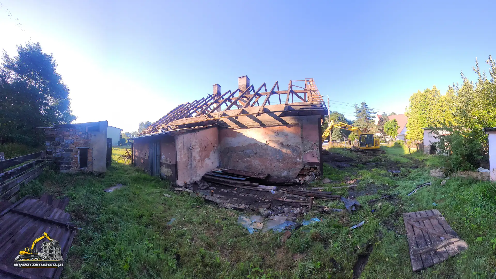 Wyburzenie starego domu w suszcu